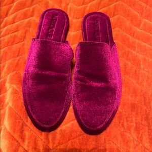 NWOB Mystique Fuchsia Velvet Slip-On mules 9